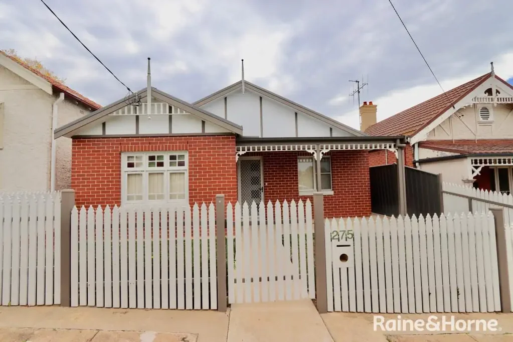 3 Bedroom Home Close to Town- Available 28/8/26