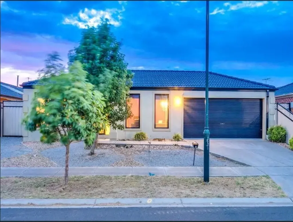 UNDER APP   -   Beautiful 4-Bedroom House in the Heart of Wyndham Vale!