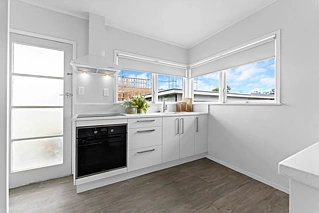 2/22 Evelyn Place, Hillcrest, North Shore City