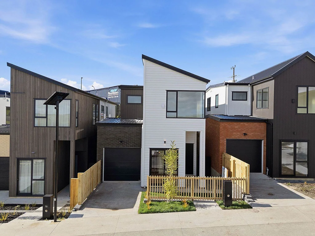 Silverdale 4Moenga Brand New. Thoughtfully Designed.