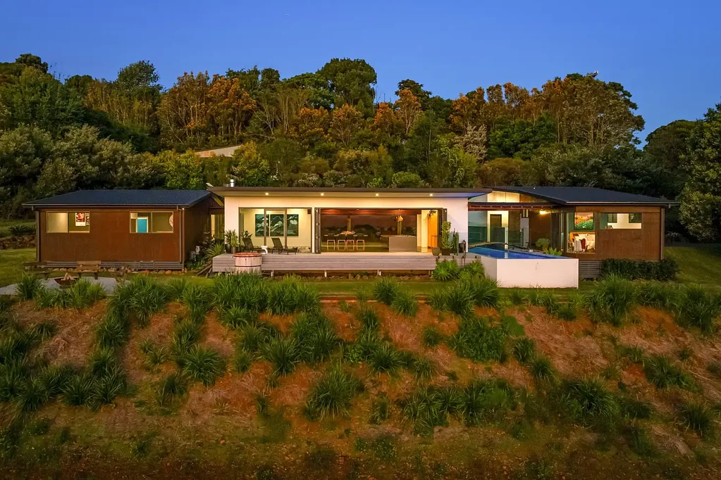 Luxurious hinterland retreat with panoramic views