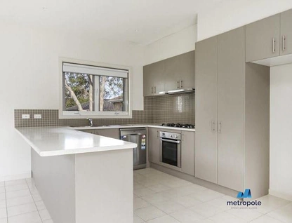 2/268 Lawrence Road, Mount Waverley, East Melbourne, 3房, 2浴, Townhouse