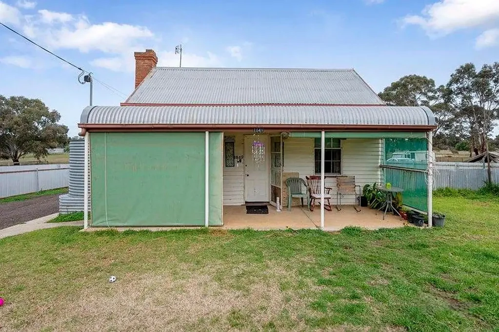 Dunolly 3 Slaapkamer CHARMING MINER’S COTTAGE ON EXPANSIVE ALLOTMENT