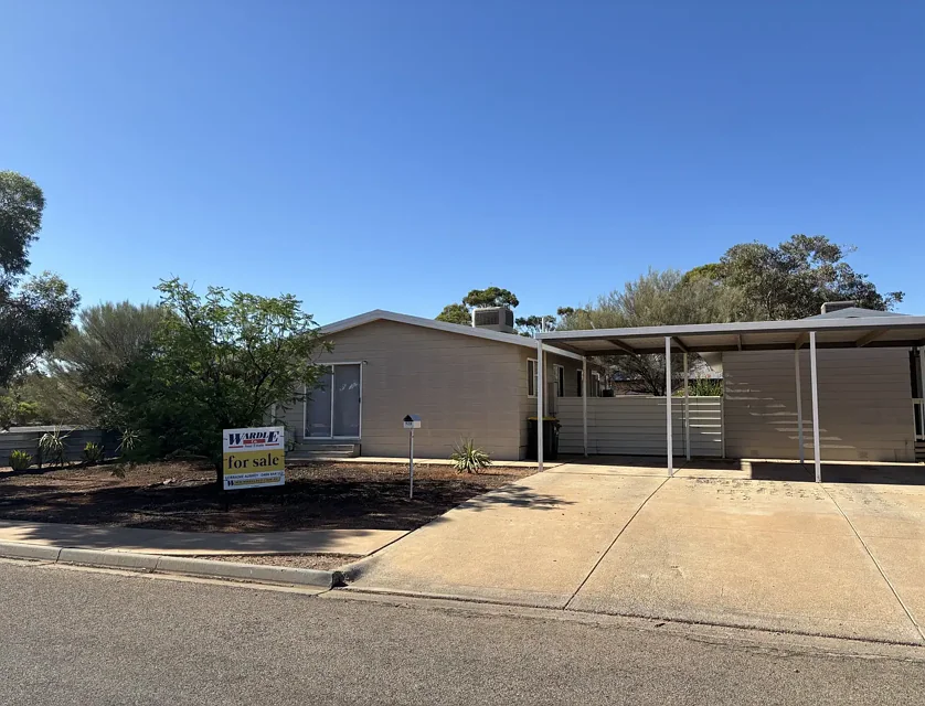 92a 92b Axehead Road, Roxby Downs, Outback, 5 침실, 2 욕실, Unit