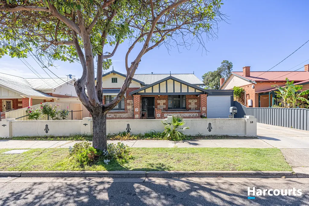 Croydon 4房  Character freestone fronted Bungalow, Circa 1925. Renovated throughout.