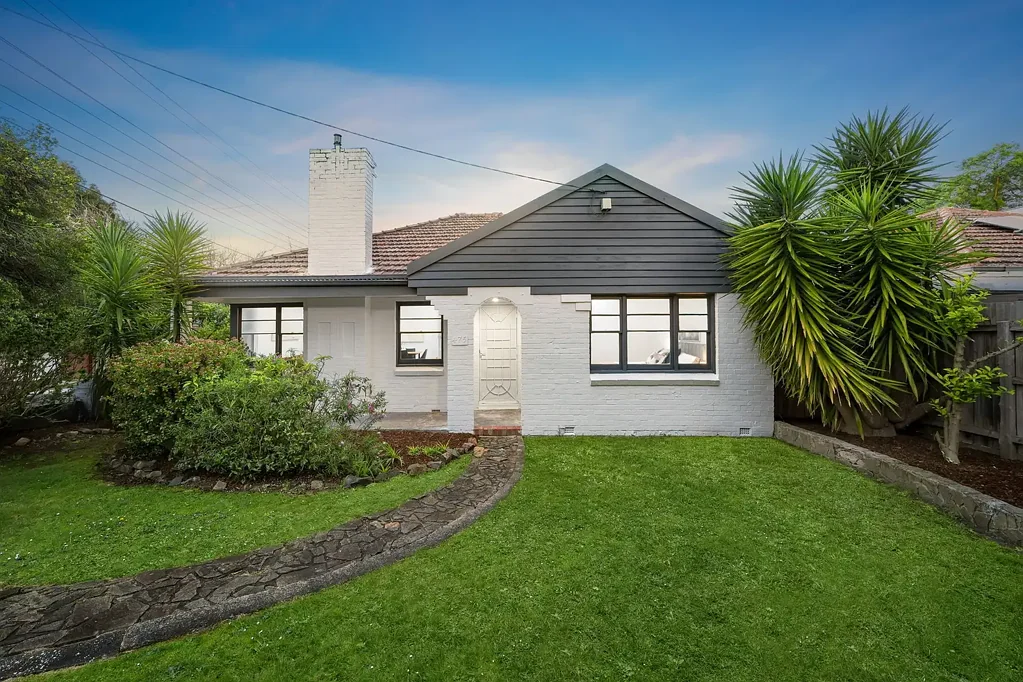 Mitcham 3房 特色、便利与街角潜力 Character, Convenience & Corner Potential