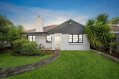Mitcham 3कमरा Character, Convenience & Corner Potential