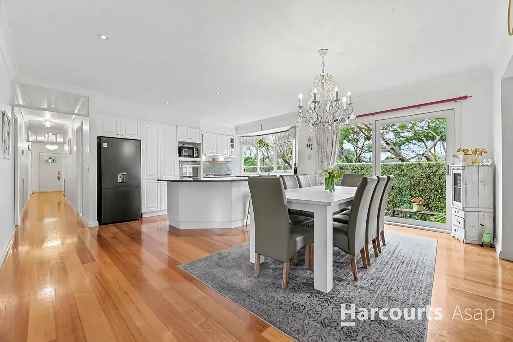 Narre Warren South 4Moenga Private Viewing Available Contact Agent