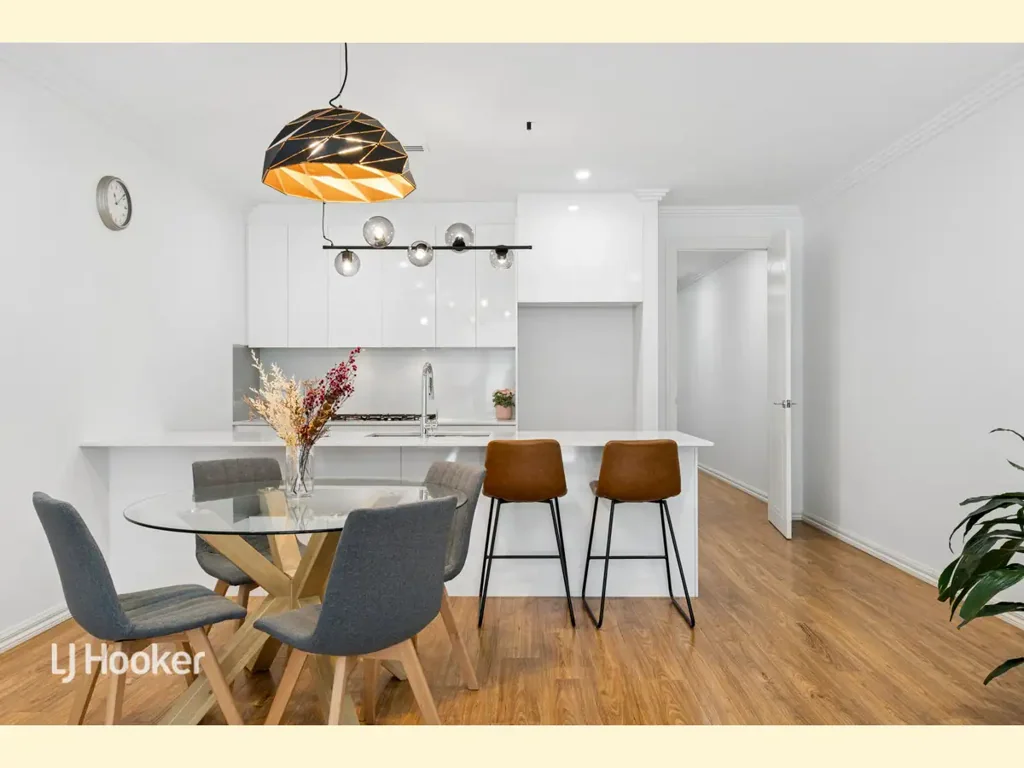 Tranmere 3Phòng ngủ Refined Modern Living with Reserve Outlook - Torrens Titled