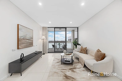 Strathfield 1Phòng ngủ Top-Floor One-Bedroom Apartment with Elevated Outlooks in Prime Strathfield