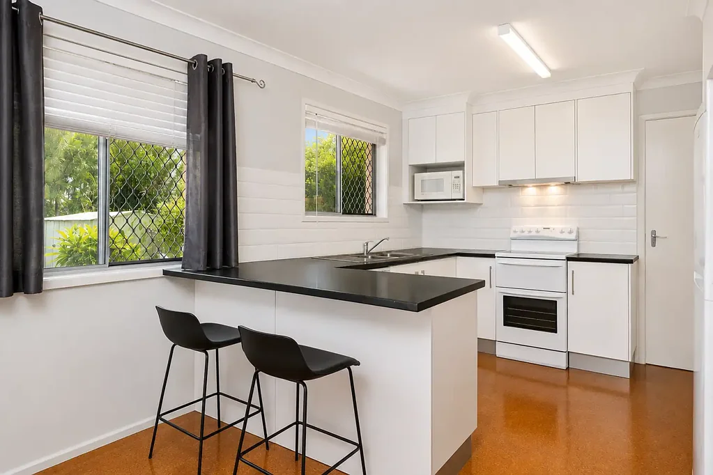 Norman Gardens 3ห้องนอน Low Maintenance Brick Home with Corner Allotment