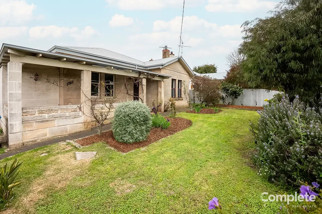 Mount Gambier 4Kwarto Complete Real Estate - Kim Cawthorne
