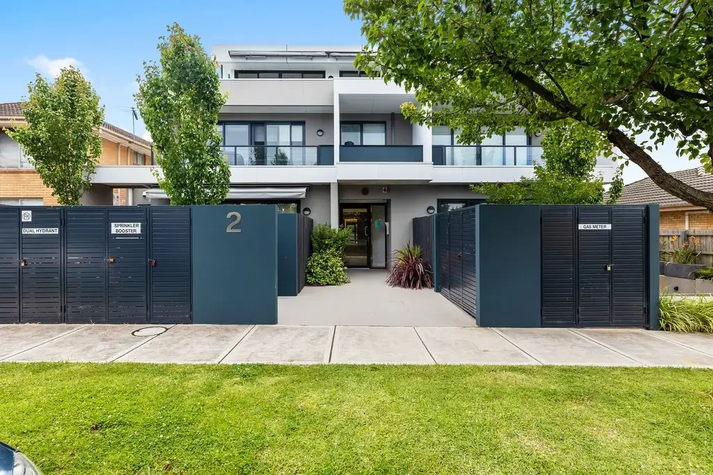 CHIC GROUND FLOOR LIVING IN ORMOND