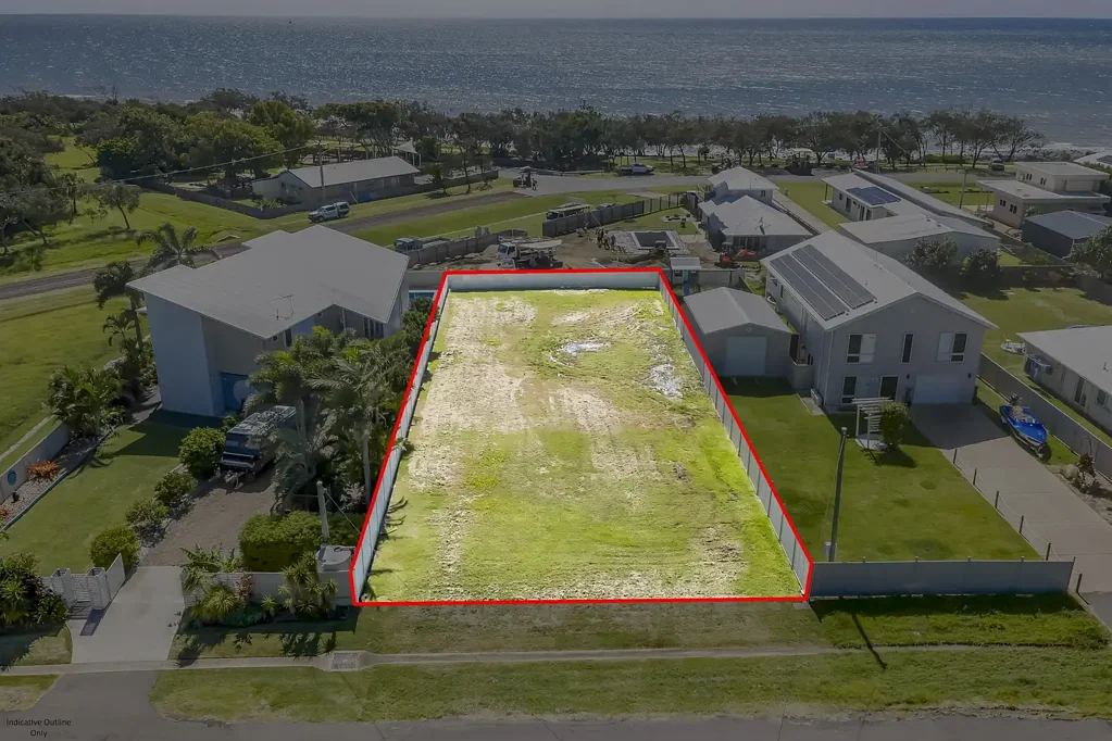 4 Hunter Street, Burnett Heads, QLD 4670