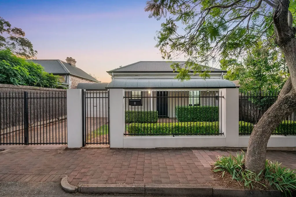 Fullarton 4બેડરૂમ A picture-perfect cottage with a stunning modern addition and prized position