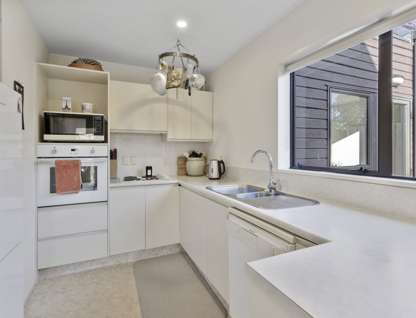 1 / 247 Maidstone Road, Avonhead, Canterbury, 3房, 2浴, 独立屋