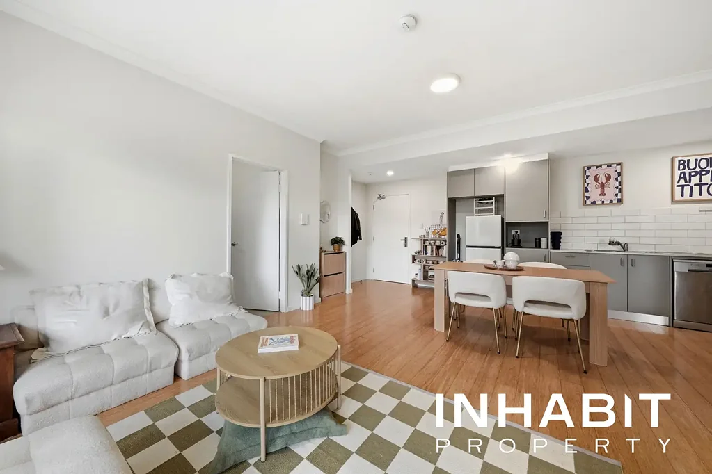Perth 2房  Light-Filled Inner-City Living with a North-Facing Balcony