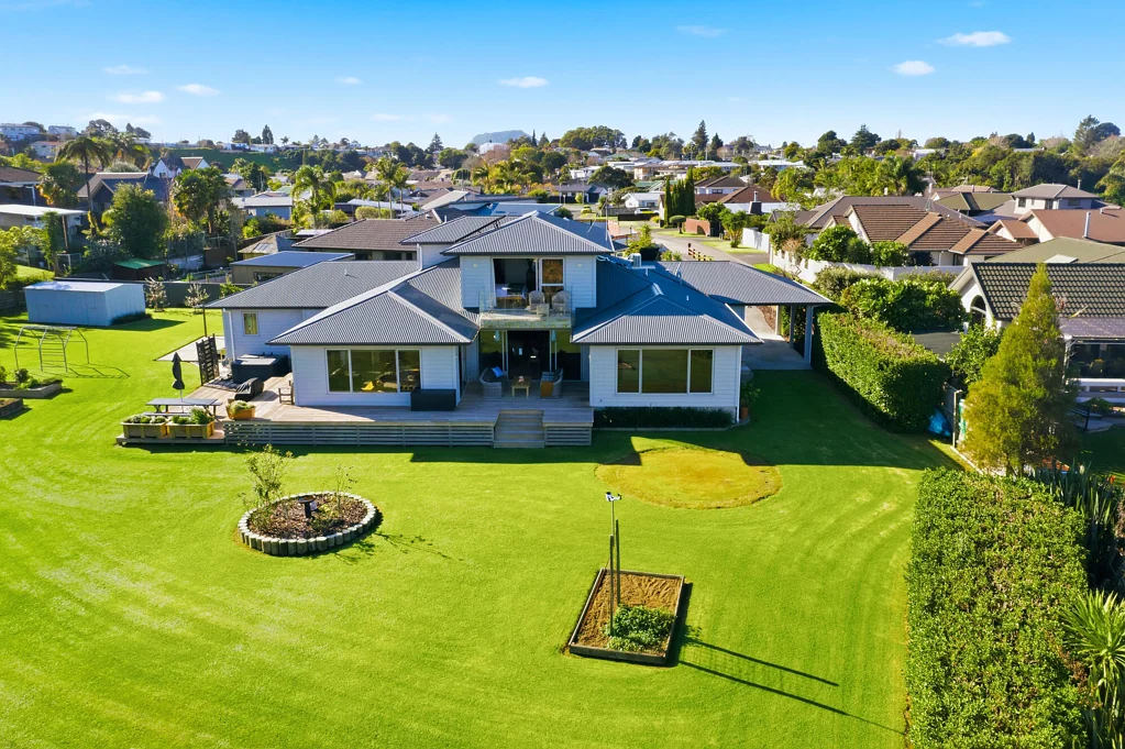 Matua 4房  Generous home and section