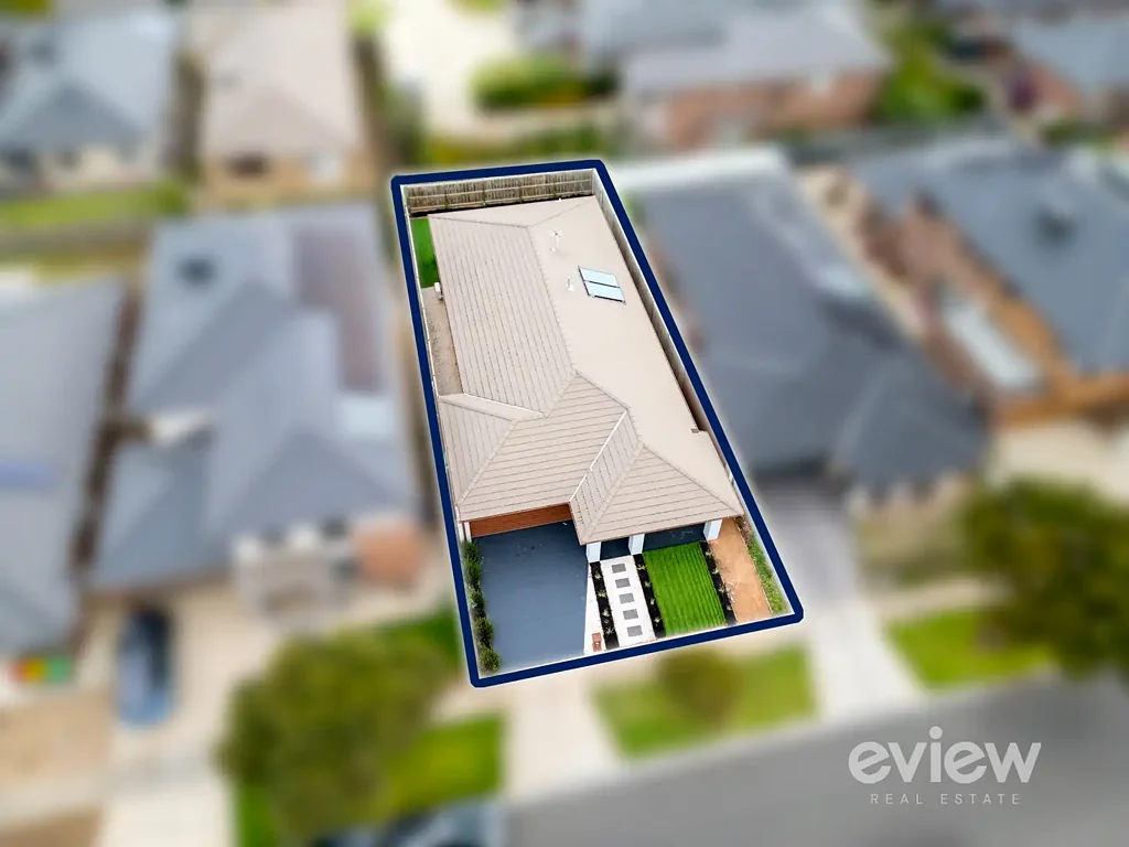Werribee 4chambre Family home in prime Werribee pocket - zoned for Werribee Secondary!
