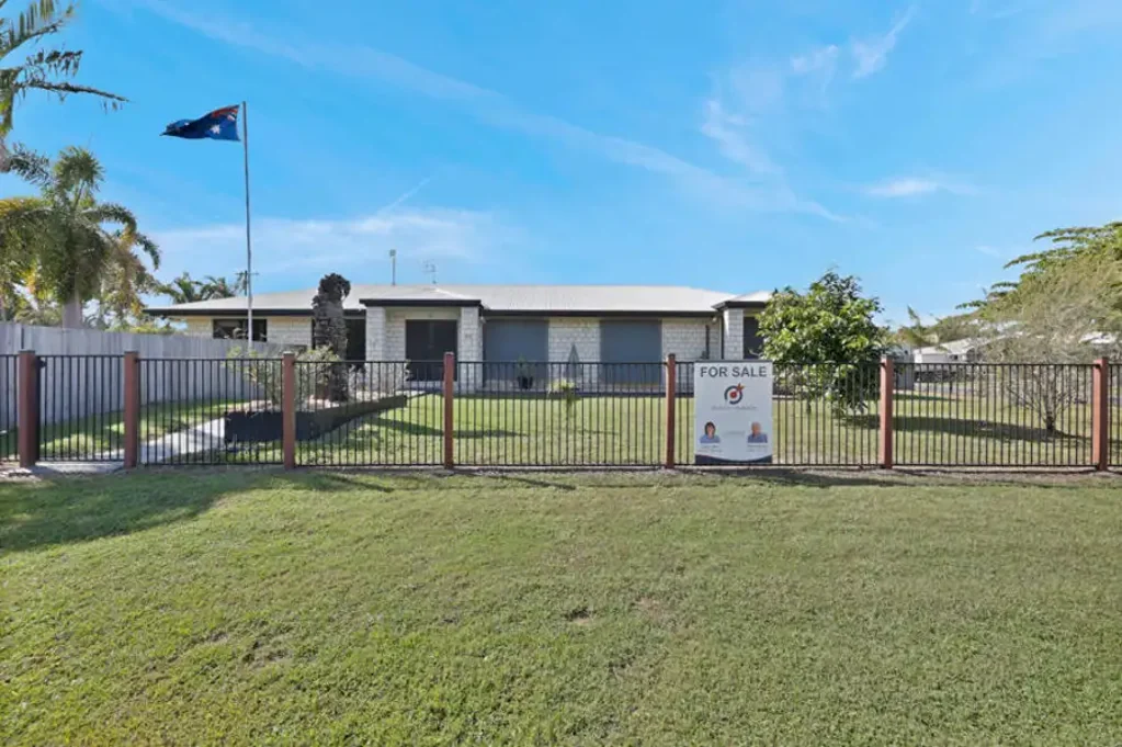 30 Swan St, Armstrong Beach, QLD 4737