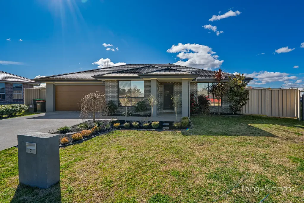 7 McArthur Close, Armidale, NSW 2350
