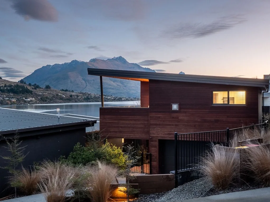 Frankton 3બેડરૂમ Lock-&-Leave Luxury Overlooking Lake Wakatipu