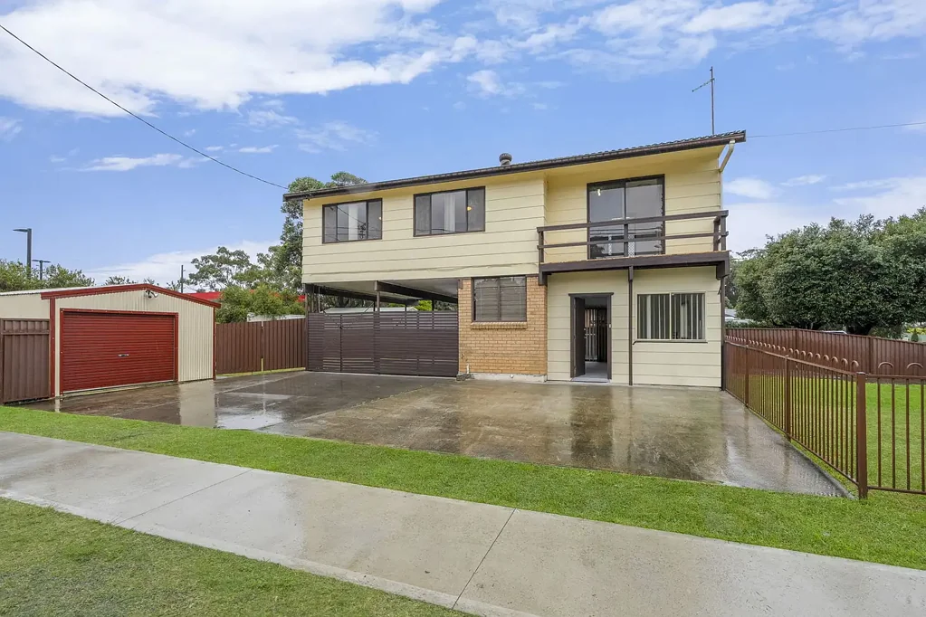 San Remo 4房  Corner Block - So Much Potential