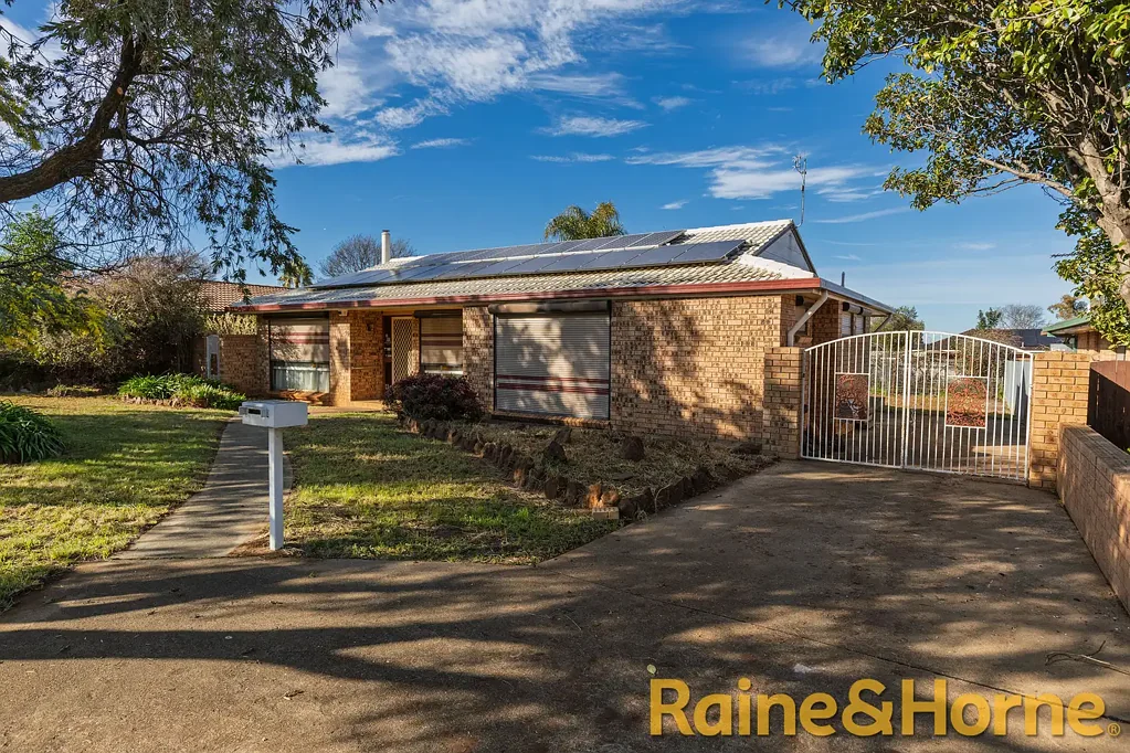 35 Buckingham Drive, Dubbo, NSW 2830