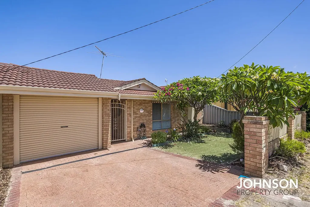 4/7 Ravenswood Drive, Nollamara, WA 6061