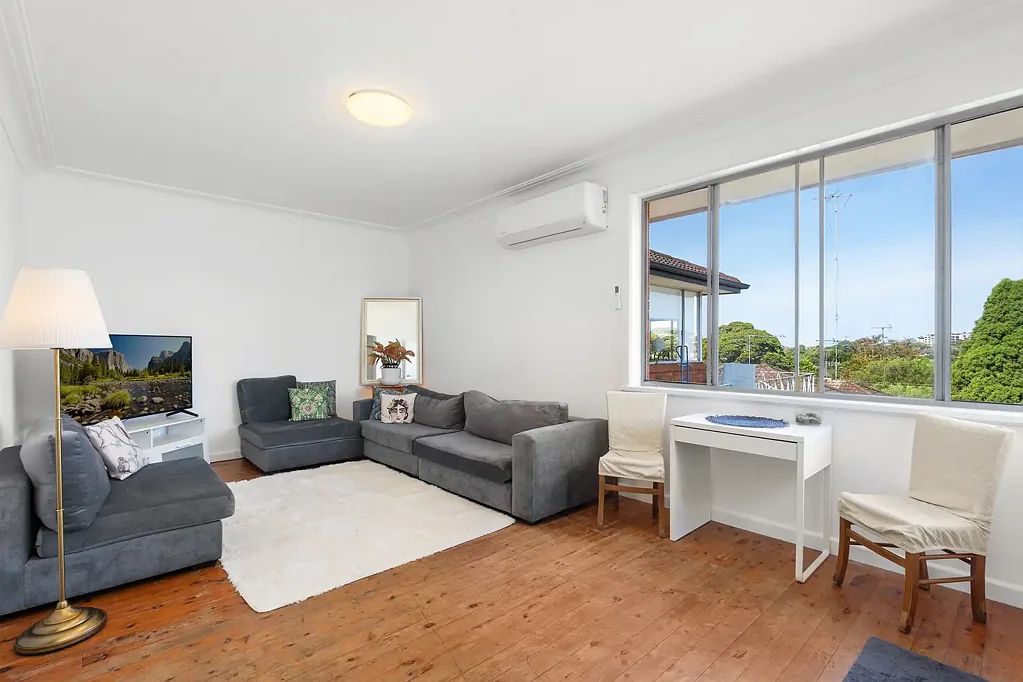 Bexley 2Kwarto Ideal Easycare Offering with Potential to Add Value in Outstanding Location