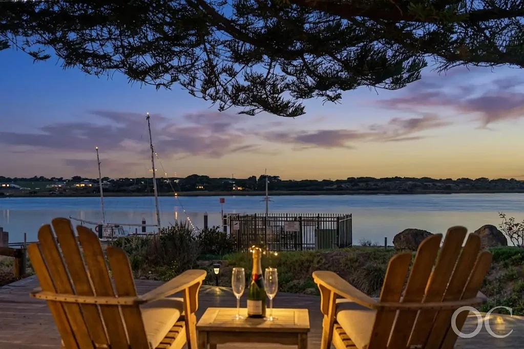 Goolwa 4ਬੈੱਡਰੂਮ Open the Door to The Admiral Riverside - A Sublime Waterfront Opportunity