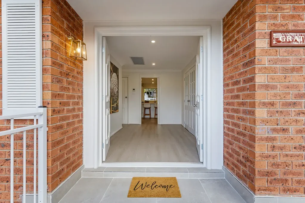 Faulconbridge 4બેડરૂમ Refurbished four-bedroom home is move-in ready