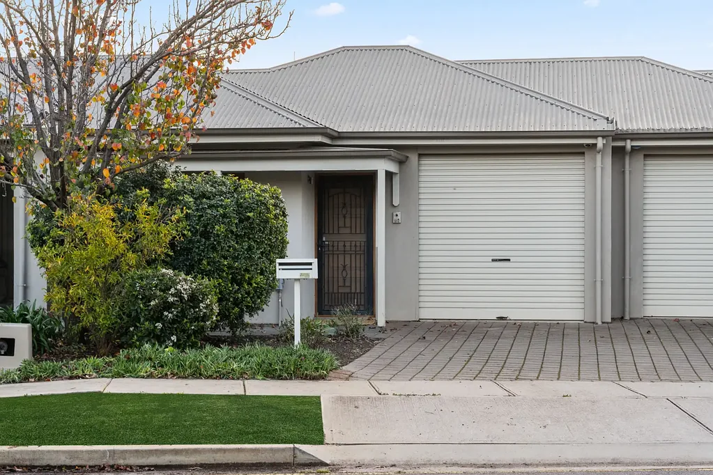 Morphettville 2 Slaapkamer Peaceful, Private & Perfectly Positioned.