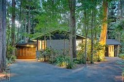 137 Burns Road, Turramurra