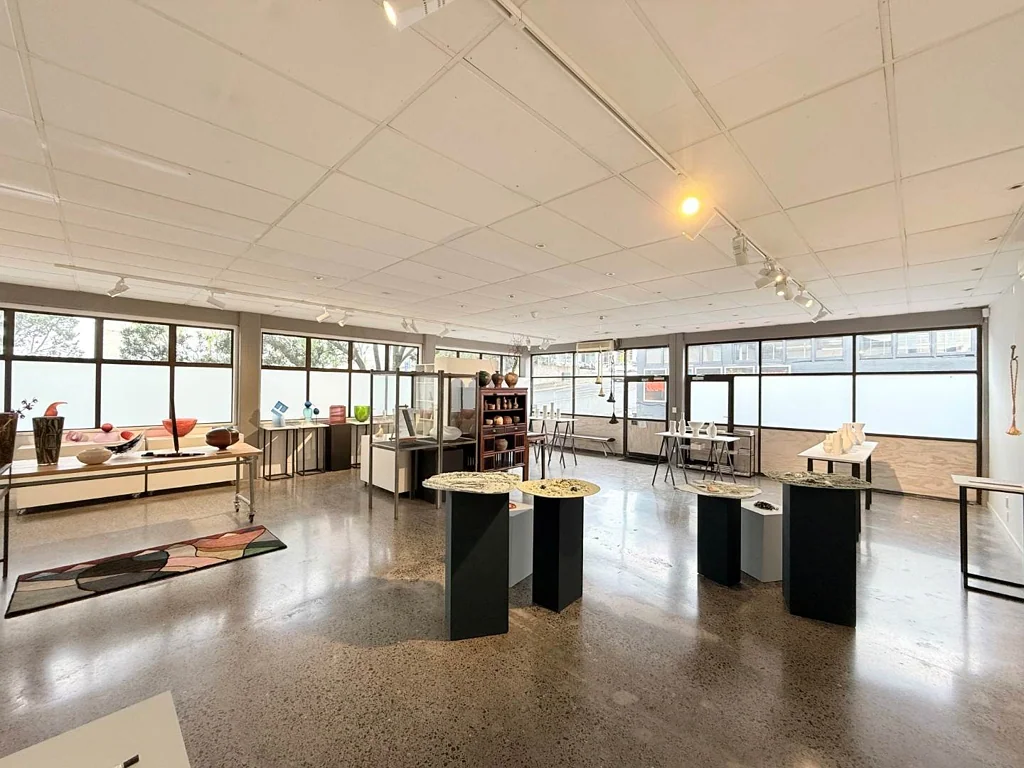Eden Terrace CHARACTER OFFICE / SHOWROOM WITH PROFILE