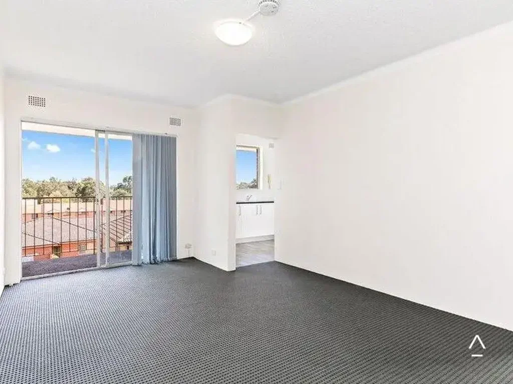 Spacious Two-Bedroom Apartment in a Convenient Lifestyle Location