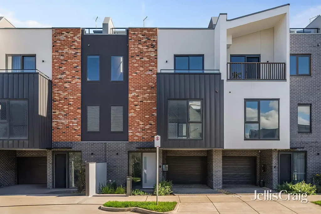Williamstown North 4غرفة نوم Style That Scales The Heights over 4 levels