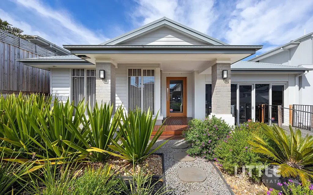 Lilydale 4 Bedroom Stunning Brand New Family Home in prestigious Kinley Estate