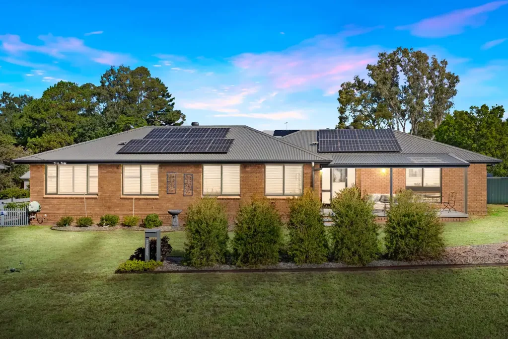 Bolwarra 5房  Updated family haven with granny flat retreat