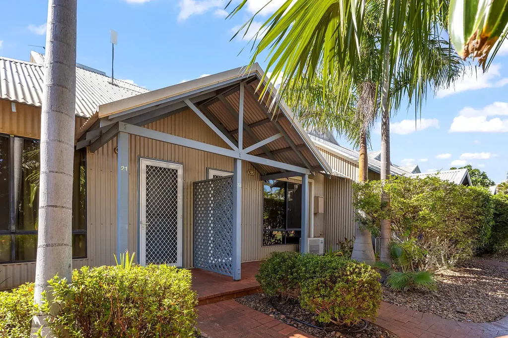 Cable Beach 1ਬੈੱਡਰੂਮ FRESH TO MARKET... A GORGEOUS 1 BEDROOM HOLIDAY UNIT - LISTED @ $260,000.