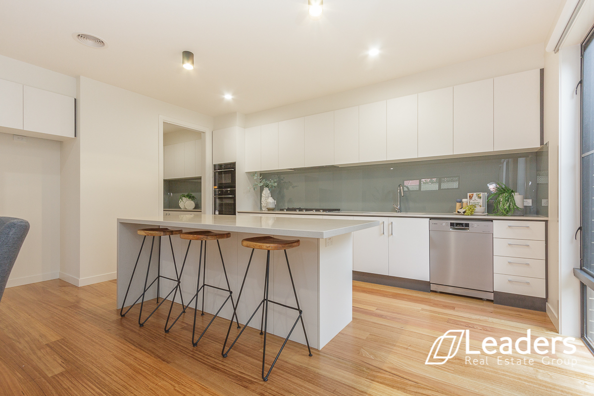 5 LEGEND AV, GLEN WAVERLEY VIC 3150, 0 ห้องนอน, 0 ห้องน้ำ, House