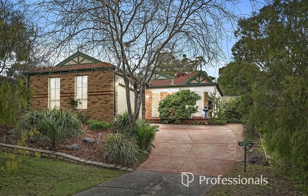 Lilydale 5Kwarto OUTSTANDING SPACE AND ULTIMATE POTENTIAL IN A QUIET CUL-DE-SAC