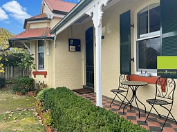 113 Clinton Street, Goulburn