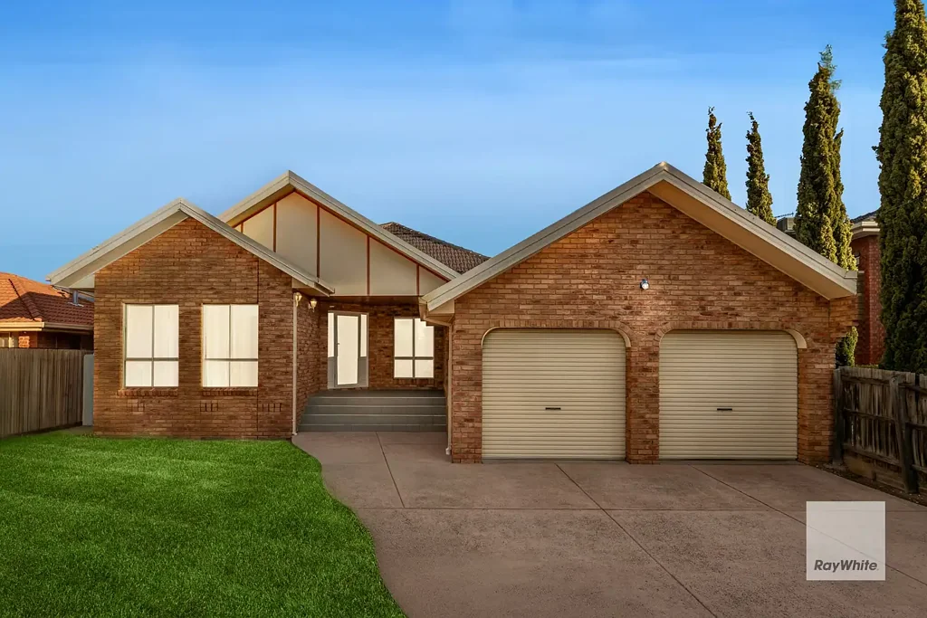 35 Solent Crescent, Taylors Lakes, VIC 3038