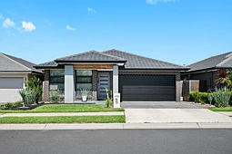 51 Stratton Rd, Oran Park