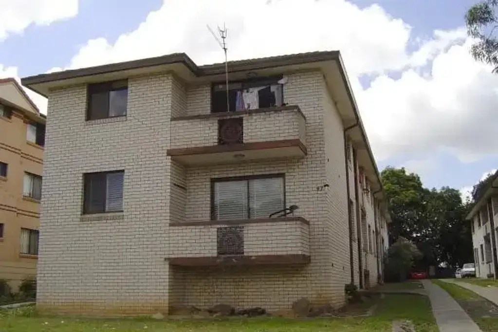 Well maintained 2 bedroom unit