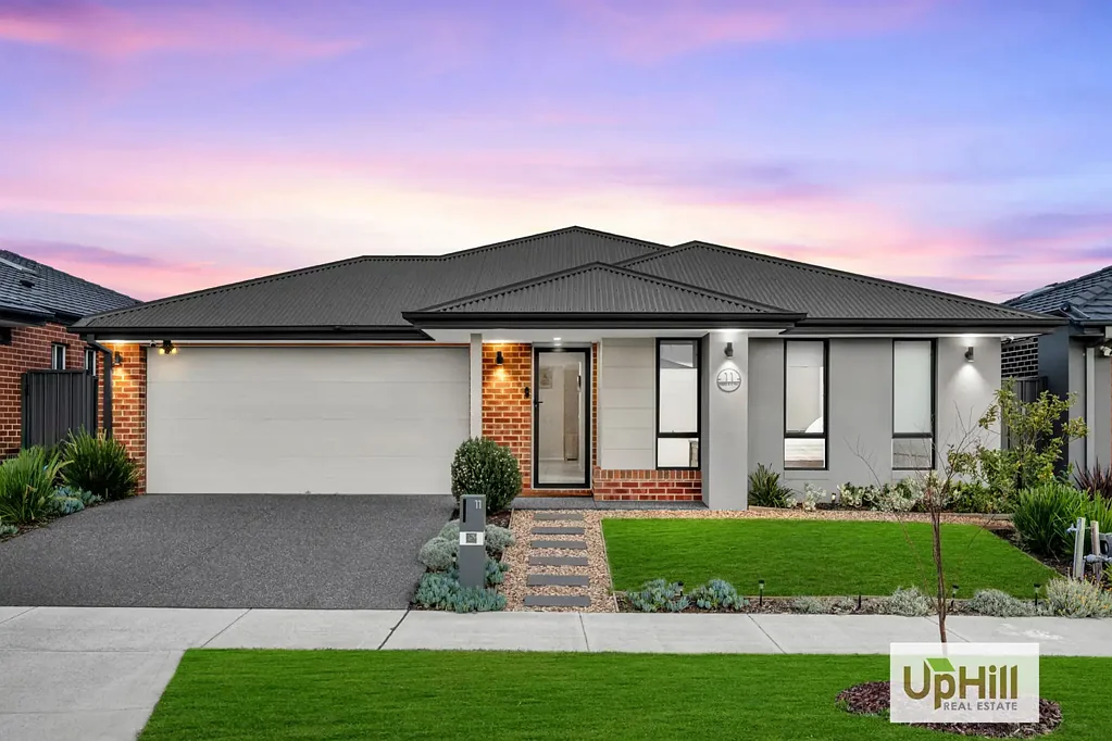 11 Magenta Street, Clyde North, VIC 3978