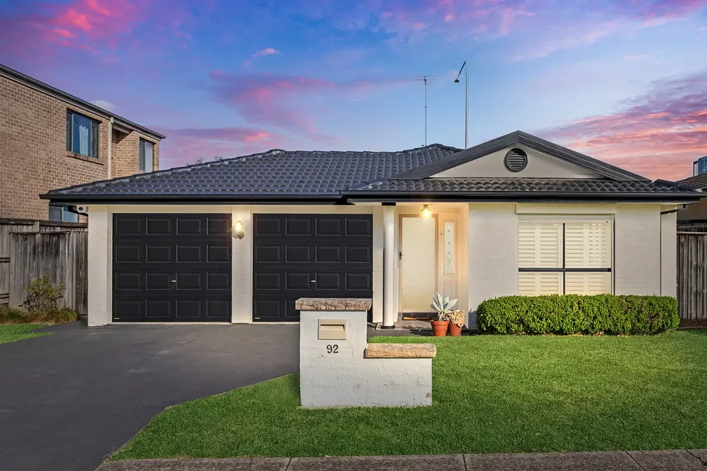 Acacia Gardens 4Kwarto Immaculately Presented - Sought after Location