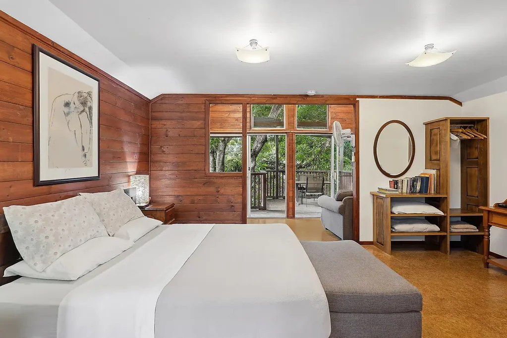 Bellingen 5部屋 Unlock the Potential: 1412sqm Just Moments from Bellingen's Heart – Plus Income from Existing Accommodation