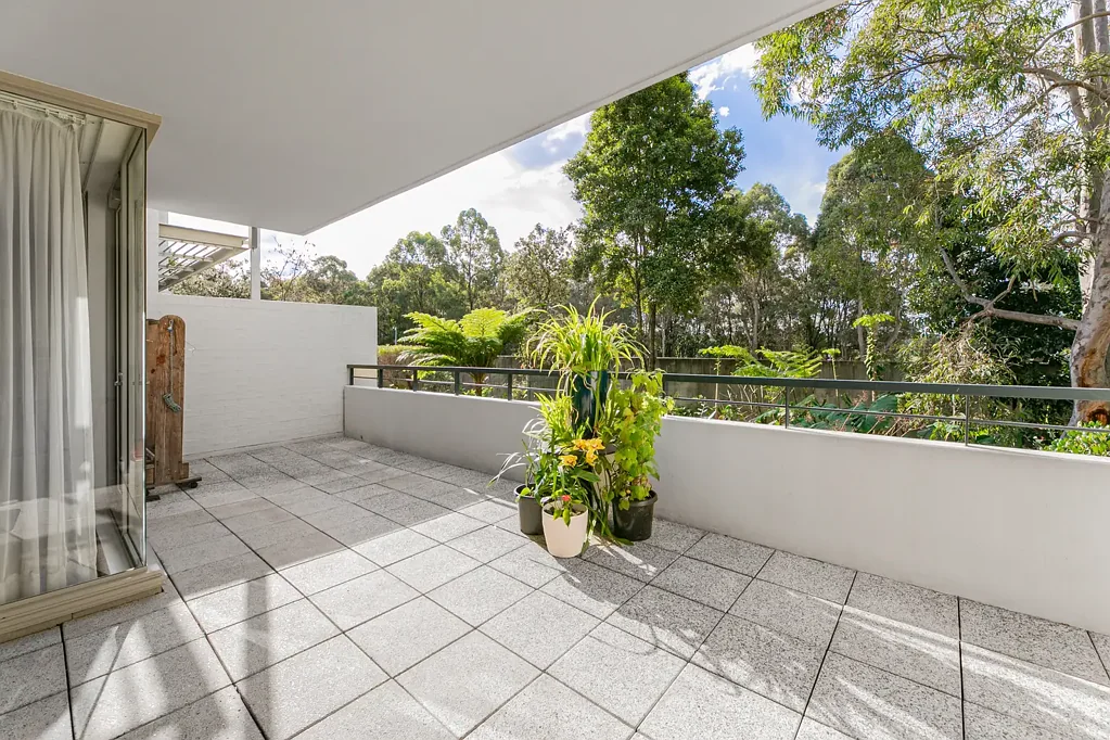 Newington 2 Bedroom First Floor Garden View Apartment